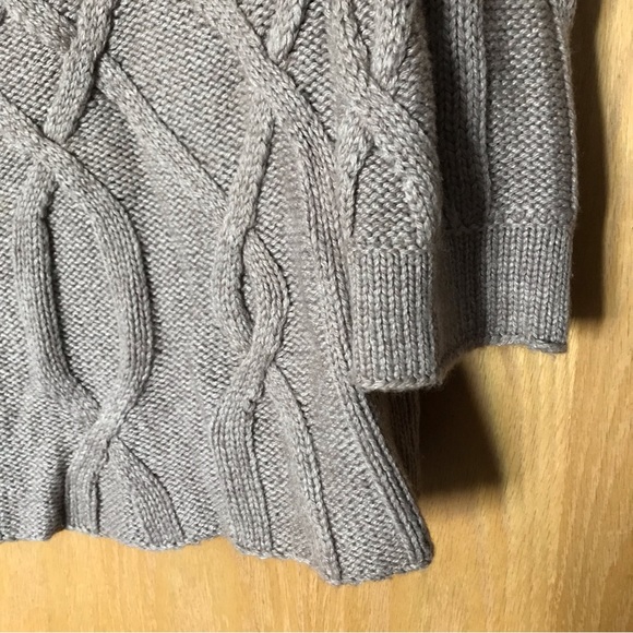 Loose cowl neck sweater. Size Large. - Picture 7 of 10